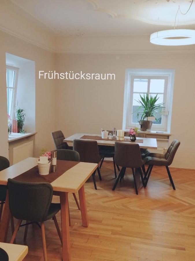 Taferne In Koestendorf - Ferienwohnung Monteurzimmer Neumarkt am Wallersee Eksteriør billede